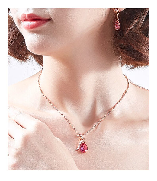 CRYSTAL ROSE NECKLACE